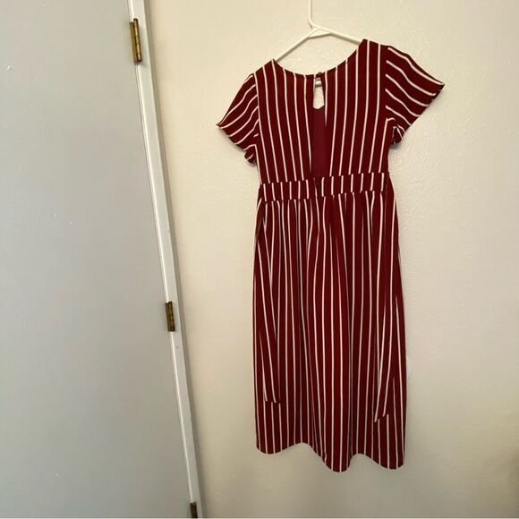 Poppies and Roses red Short Sleeve Maxi Stripe Walk-Through Romper -Girls 14 - Picture 9 of 11